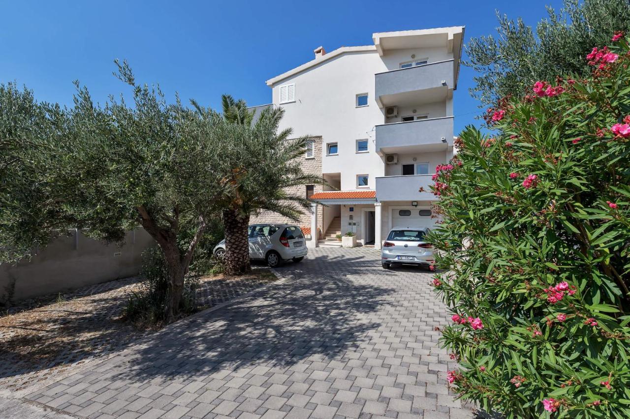 Apartments Vele Макарска Екстериор снимка