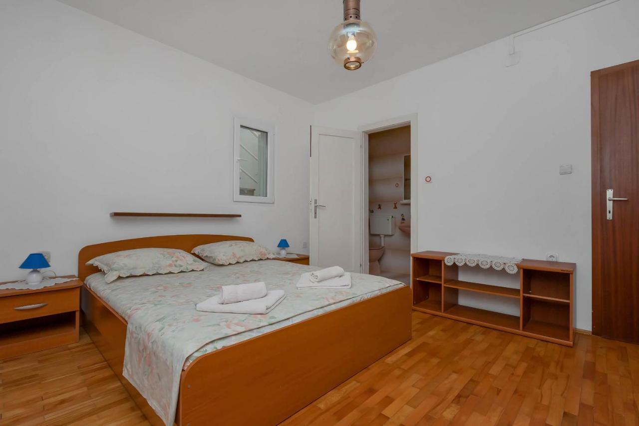 Apartments Vele Макарска Екстериор снимка
