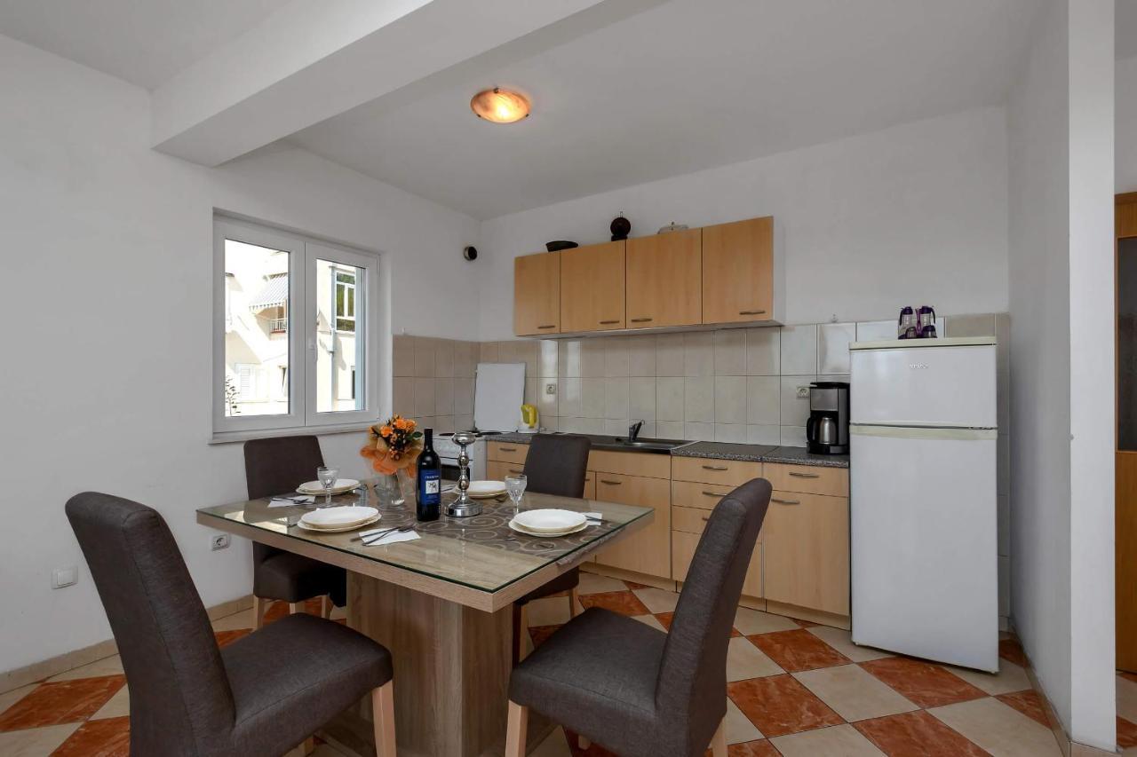 Apartments Vele Макарска Екстериор снимка