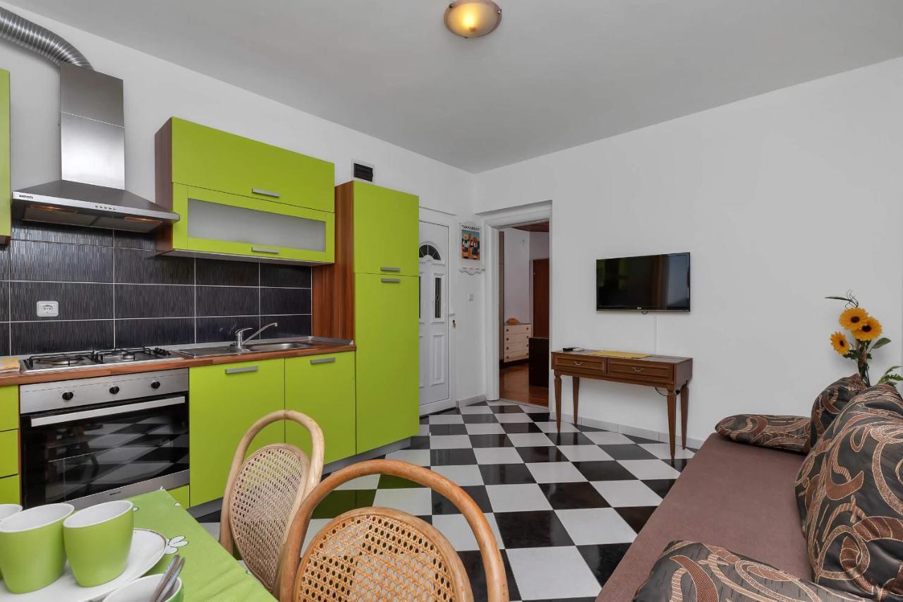Apartments Vele Макарска Екстериор снимка