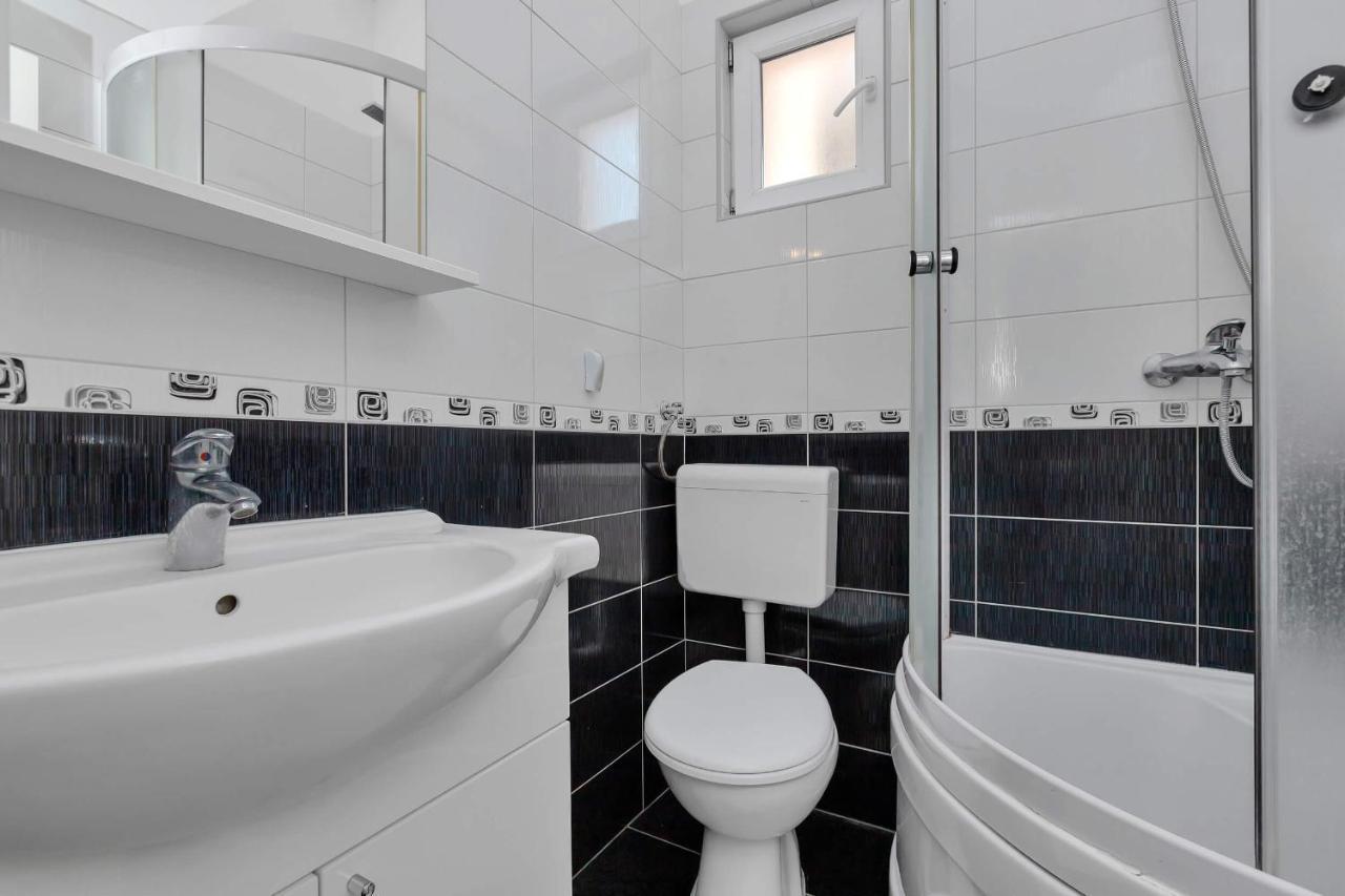 Apartments Vele Макарска Екстериор снимка