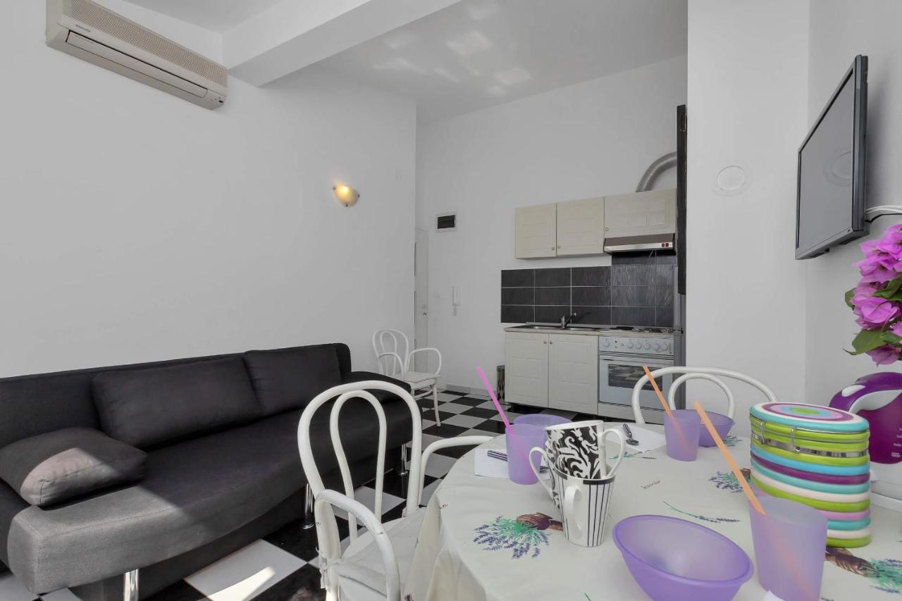 Apartments Vele Макарска Екстериор снимка